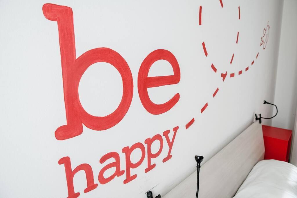 Be Happy - The House Of Travelers Lägenhet Como Exteriör bild