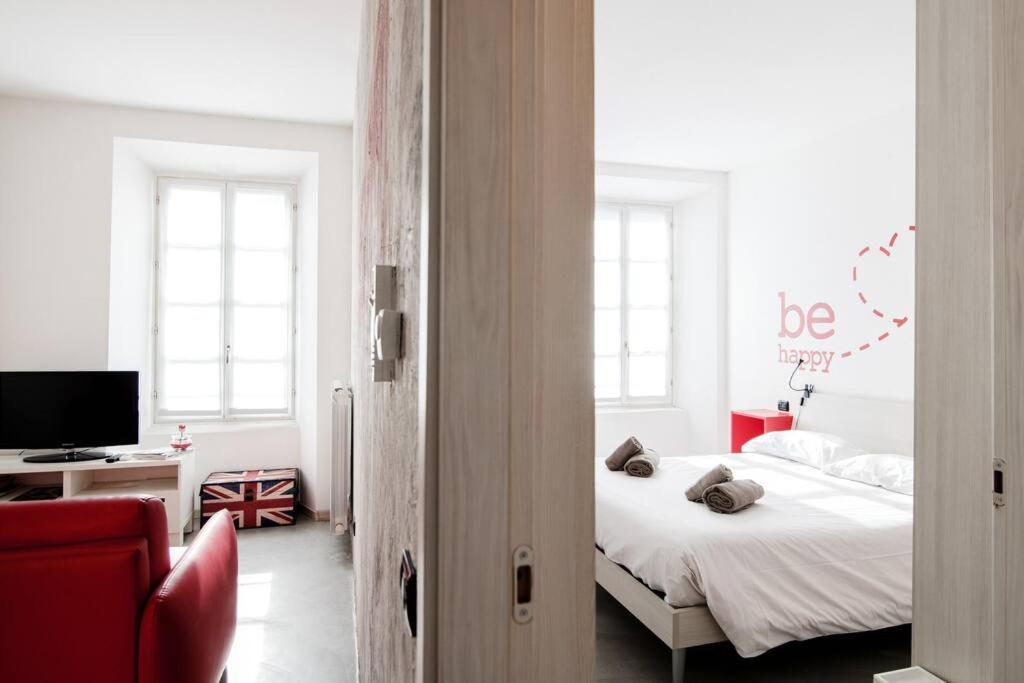 Be Happy - The House Of Travelers Lägenhet Como Exteriör bild